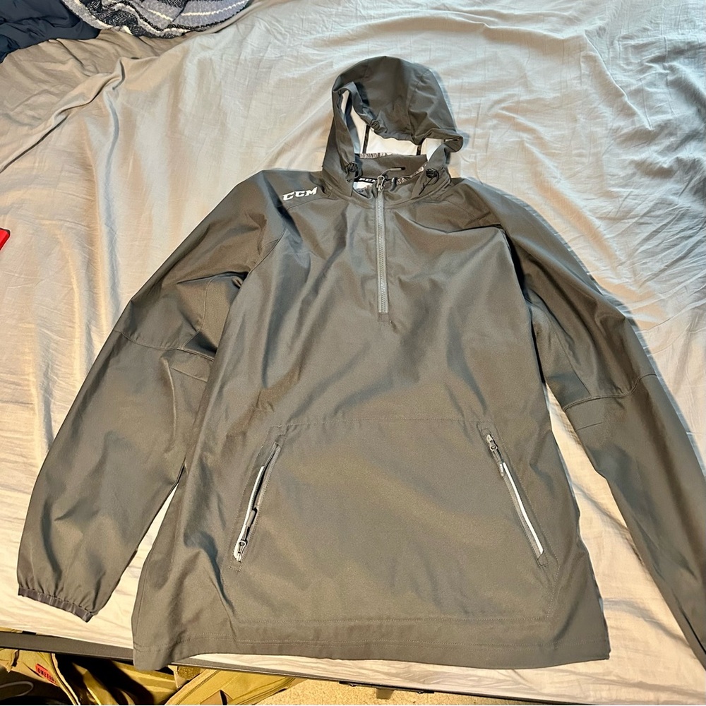 NEW Men’s L CCM Jacket Gray